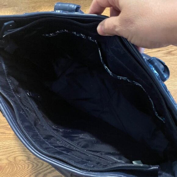 NWOT VERA BRADLEY XL ZIP CLOSURE TRAVEL TOTE BAG. - Picture 6 of 6